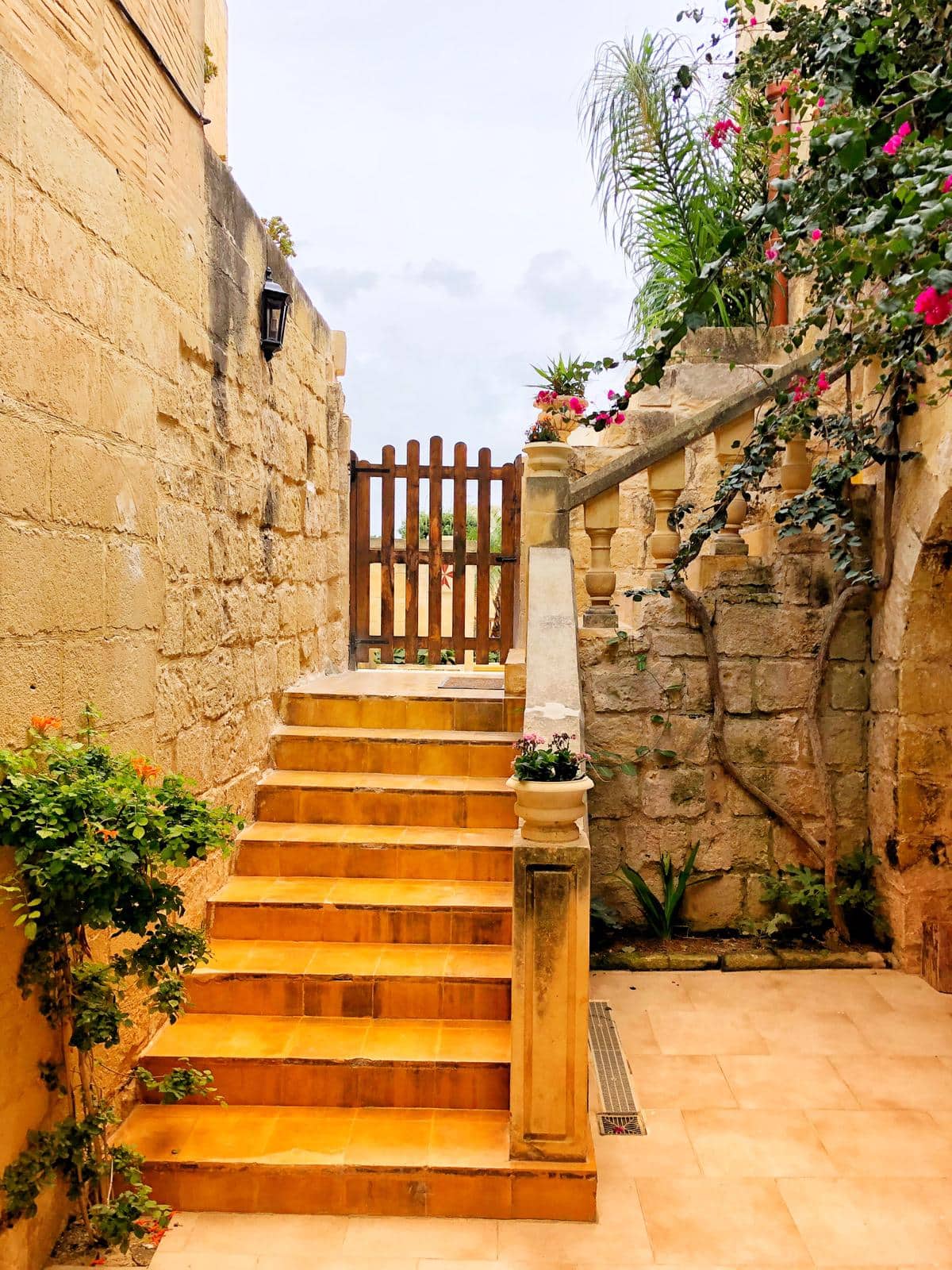 The internal courtyard at Molendini Farmhouse